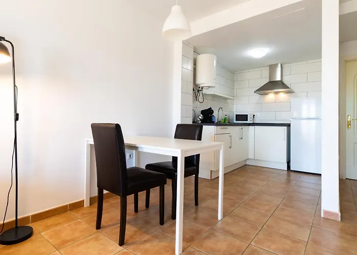 Uptown Urban Apartments (Adults Only)